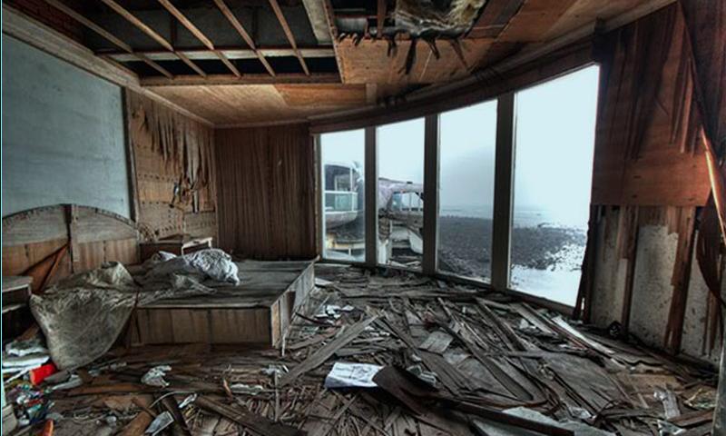 Escape From Ghost Ship